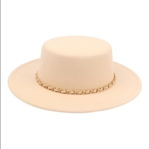 NEW ON TREND FASHION IVORY BRIM HAT GOLD CHAIN ACCENT
